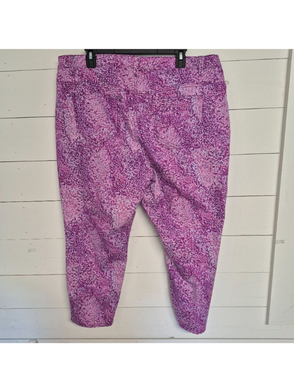 Nine West Women's Pink & Purple Printed Skinny Leg Capris Size 18W - Picture 6 of 7